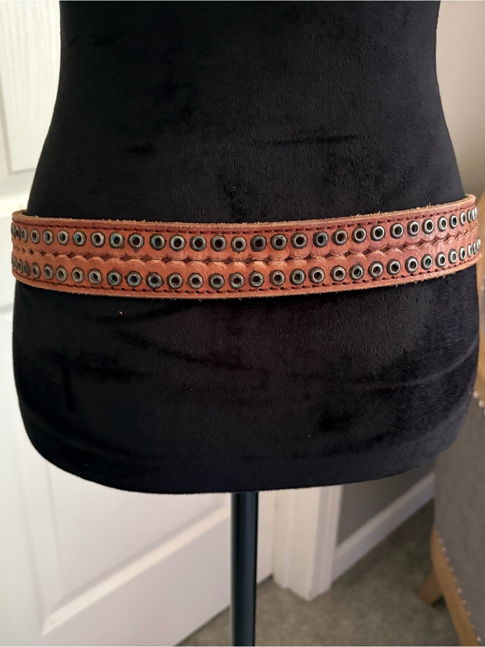Leather Grommet Waist Belt - Brown - Picture 3 of 9
